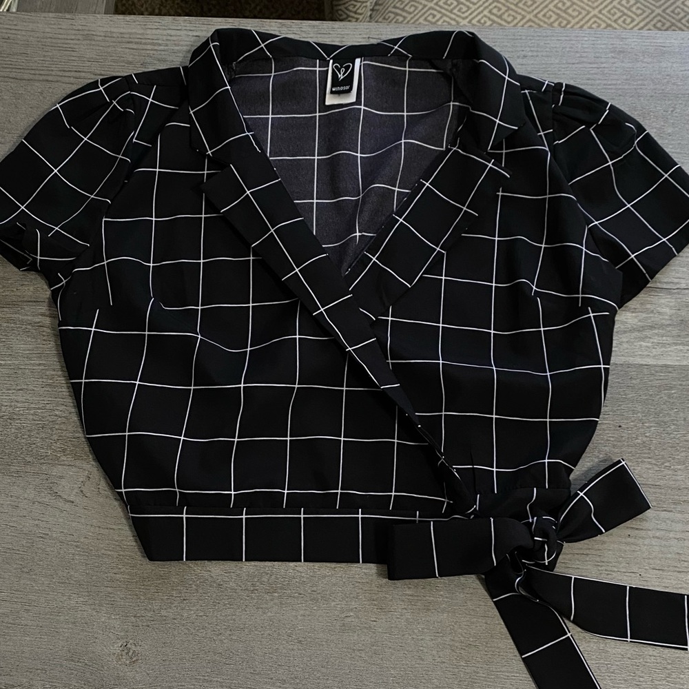 Black & White Grid Versatile Tie/Wrap Top